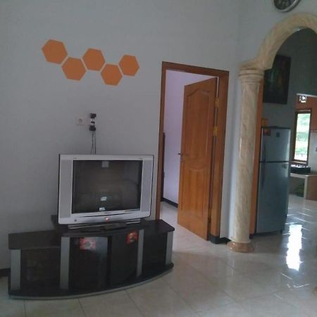 Villa Trijaya Batu  Exterior foto
