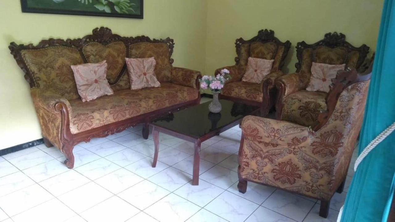 Villa Trijaya Batu  Exterior foto